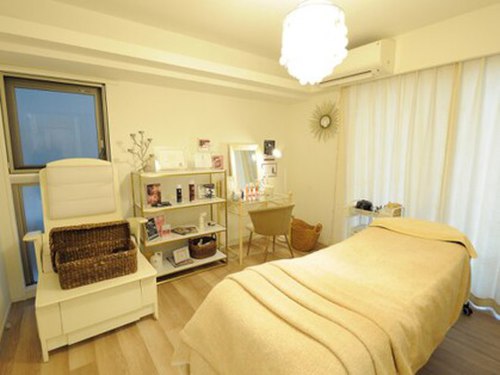 リバース(Rebirth)(大阪府大阪市西区新町1-33-1 one Shinmachi301)