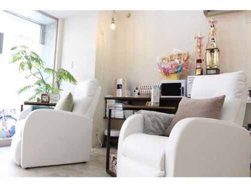 ネイルサロンアンドスクール ビーアンビシャス(be ambitious)(大阪府大阪市阿倍野区西田辺町1-1-21 ドエルレーベンアネックス606号室)