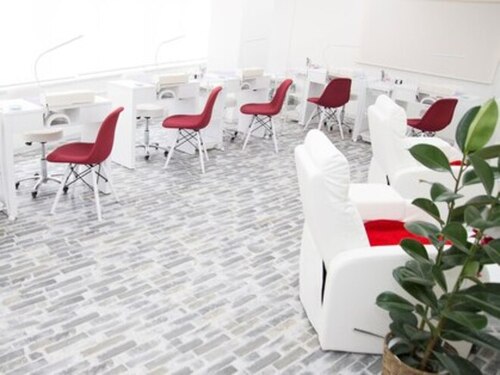 ネイルアンブラ 天王寺店(Nail Ambra)(大阪府大阪市天王寺区悲田院町9-21猪木ビル301)