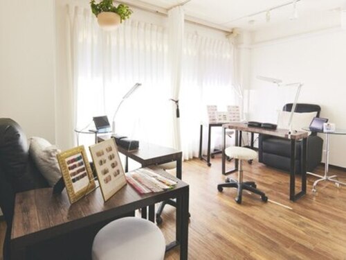 ネイルサロンレボルデ(大阪府大阪市淀川区西中島3-11-10 新三宝ビル3F)