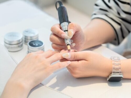 ネイルサロン ラグゼ(Nail salon Luxe)(大阪府大阪市中央区道頓堀2-2-6御堂タウンビル6F)