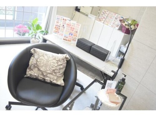 ネイルサロン マハロ(Nail salon MaHaLo)(大阪府大阪市北区神山町9-24jyume神山402号室)