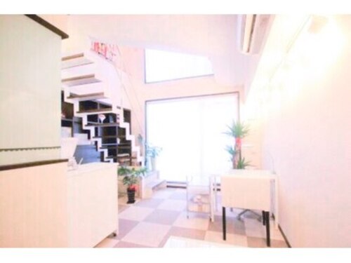 マリーロール 淀屋橋本店(Marie Laure)(大阪府大阪市中央区伏見町2-6-2ネット伏見町203 自爪育成深爪矯正サロン マリーロール 淀屋橋本店)