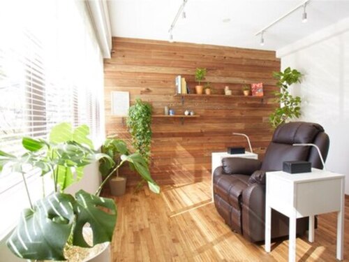 ネイルクォーター(Nail Quarter)(大阪府大阪市西区京町堀1-11-7 京旺ビル5F-C)