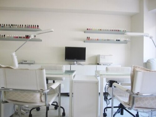 ネイルサロンアンドスクール アンジー(Nail salon × school Anji)(大阪府大阪市福島区吉野2-15-17阪神野田駅前第2ビル5F)