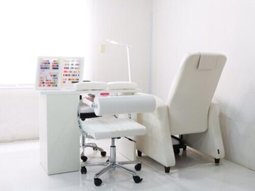 ユーズ ヘアーアンドネイル(Yu's HAIR&NAIL)(大阪府大阪市中央区南船場1-8-3 ATOMIC BLDG 3F)