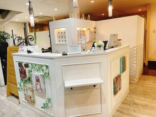 美セレクト ドレスアップアイズ 初芝店(dress up eyes)(大阪府堺市東区日置荘西町2-2-15 パティオマルタカビル2F)