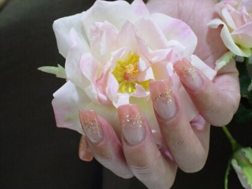 ネイルズ トゥゴー 千里中央店(NAILs to GO)(大阪府豊中市新千里東町1‐2-4 信用保証ビル5F)