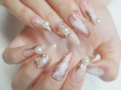 ネイルアンドアイラッシュ シシュ 高槻店(nail&eyelash SyiSyu)(大阪府高槻市高槻町12-20 もり菊ビル3F)