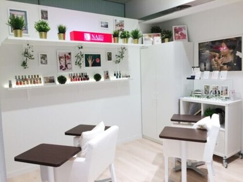 ネイルネイルリノアス八尾店(大阪府八尾市光町2-60 リノアス2F)