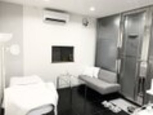 サロン ド エヌ(Salon de N)(大阪府泉佐野市上瓦屋527-3 55ビル2F)