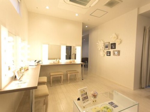 ティアラ 神戸元町店(tiara)(兵庫県神戸市中央区元町通1-13-12 神戸プラザホテル2F)