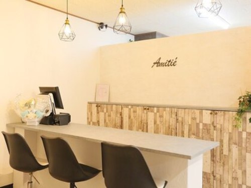アミティエ バイ ディープ(Amitie by deep)(兵庫県明石市大明石町1-13-23 第1明不ビル 2階 北側)