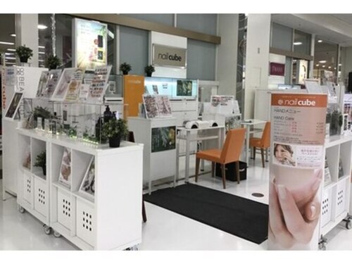 ネイルキューブイオン明石(兵庫県明石市大久保町ゆりのき通3-3-1イオン明石店 1階)