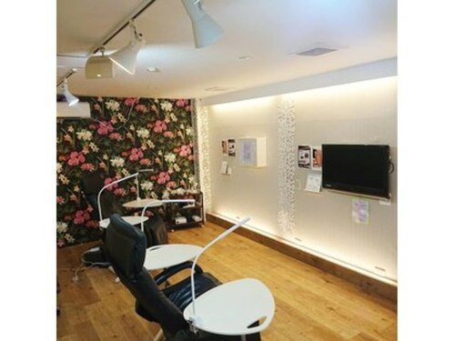 セプトネイル 西大寺店(SEPT NAIL)(奈良県奈良市西大寺東町2-2-1)