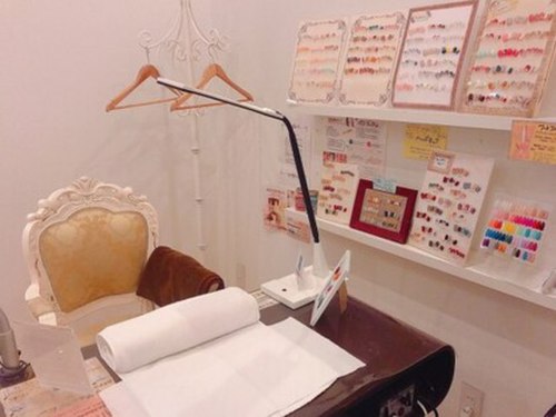 オッドジョブス ネイルアンドアイラッシュ 府中店(odd jobs Nail & Eyelash)(広島県安芸郡府中町本町5-13-4-1F)
