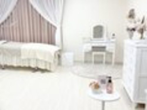 フルリー(fleurir*)(香川県高松市鍛冶屋町7-4 リモージュ京都4F 404)