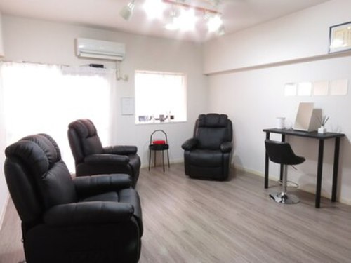 ラッシュ(LASH)(福岡県福岡市中央区大名1-10-6サンセーヌ大名508)