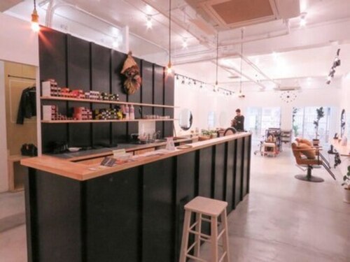 アーティスネイル(ARTIS NAIL)(福岡県福岡市西区小戸4-28-4-1F)