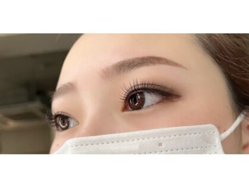 パーミル アイ アンド ネイル クマモト(permille ‰ eye&nail Kumamoto)(熊本県熊本市中央区下通1-10-28 栃原ビル2F)