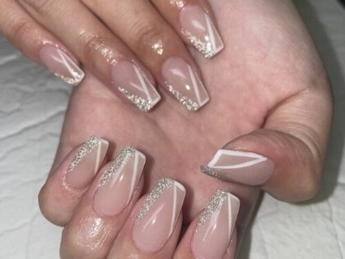 ネイルズフォーユー(Nails 4 U)(沖縄県宜野湾市大山2-9-20)