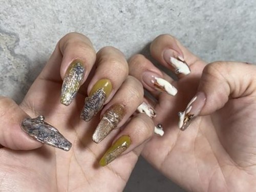 ジュウェル 沖縄市店(Nail Salon Jewel)(沖縄県沖縄市明道1-24-7 ひらかわビル202)