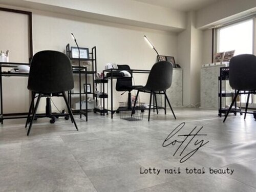 ロティートータルビューティー 大通店(Lotty nail total beauty)(北海道札幌市中央区南3条東2-4二条GCビル1001)