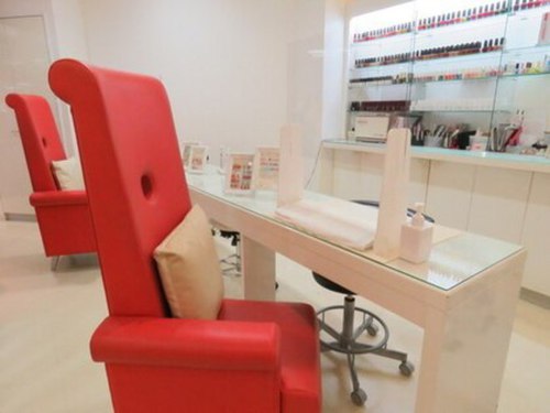 ヘルシーネイルサロンマリアールオーロラタウン店(北海道札幌市中央区大通西2-オーロラタウン内)