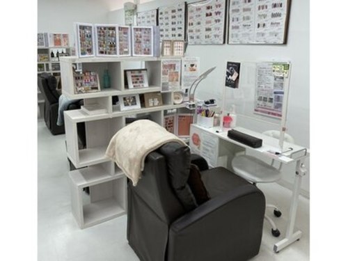 ネイルサロンエーナイン西友平岸店(北海道札幌市豊平区平岸2条10-3-28西友平岸店3階)