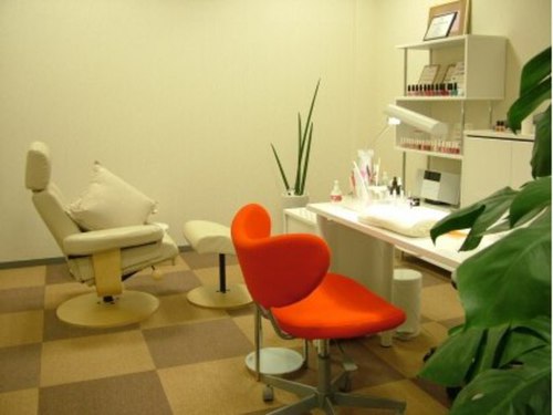 ネイルサロン テソロ(nail salon Tesoro)(北海道札幌市西区琴似1条3-3-13津江ビル2F)