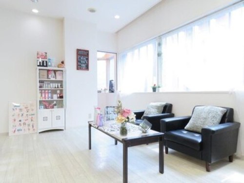 ネイルサロン ガーデン(Nail Salon Garden)(北海道札幌市中央区南2条西4-12-8第7サイトウビル3F)
