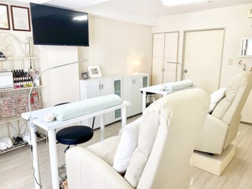 ネイルサロン シェリス(Nail Salon CHELICE)(北海道札幌市北区北7条西2-37山京ビル10F1008号室)