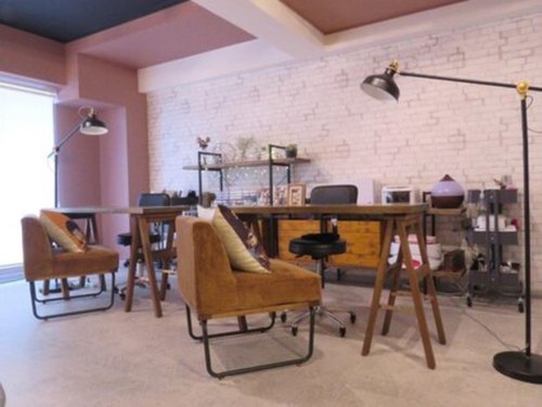 ネイルサロン アトリエ ティピ(atelier tipi)(北海道札幌市中央区南1条西1-16-4シルキーハイツ303)