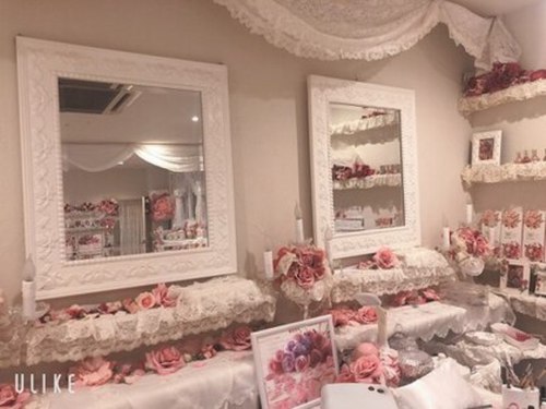 ローズクイーン(Rose Queen)(北海道札幌市白石区本郷通13南1-3ストーンヒル本郷13ビル3階)