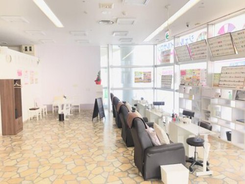 ネイルサロンエーナインコープ札幌平岡店(北海道札幌市清田区平岡公園東3-1-5コープ札幌平岡店1F)