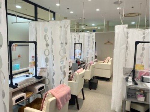 ネイルサロンラポール大通店(北海道札幌市中央区南2条西4-1番地ナナイロビル4階)