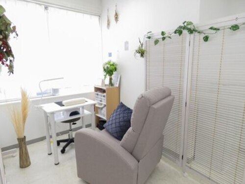 お爪屋さん710(北海道札幌市中央区南3条西3-9-1 岩本ビル5F)