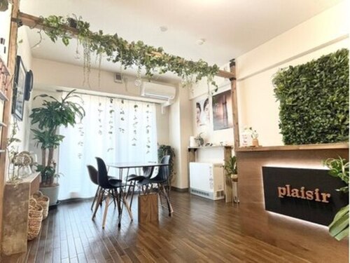 beautysalon plaisir 眉毛 フェイシャルワックス ネイル(北海道札幌市南区澄川3条3-2-1 ビューリバー澄川202)