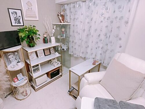 nail salon しずく(北海道札幌市中央区南1条西21-3-17 イビザ円山302号室)