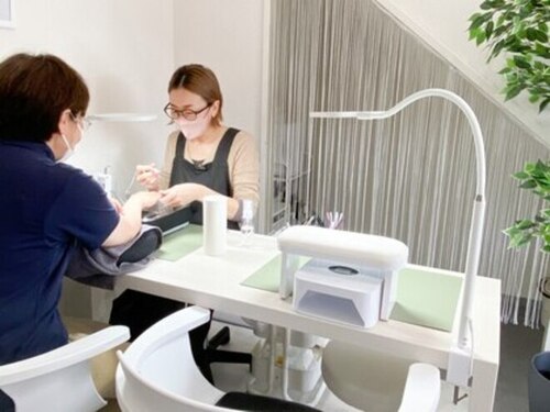 シンプルネイル専門店 YOUBI NAILS(北海道札幌市中央区北4条西11-42-1号 ソーレルハイツ植物園506号室)