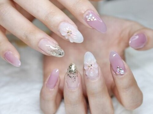 AND Nail(北海道札幌市中央区南2条西4-1-3札幌ナナイロビル4F)