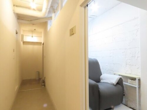 ニコニコ(25ニコ)(北海道札幌市中央区南2条西7-8-2 南2条ビル 402 SHIRO SPACE内)