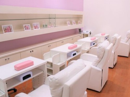 ネイル1000 ジジ 旭川店(ZIZI)(北海道旭川市緑町23-2161-3イオンモール旭川西2F)