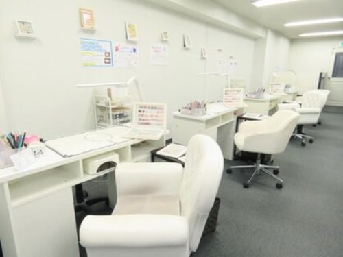 ネイルサロン リール(Nail Salon Rire)(宮城県仙台市青葉区中央1‐6‐23鹿島ビル202)