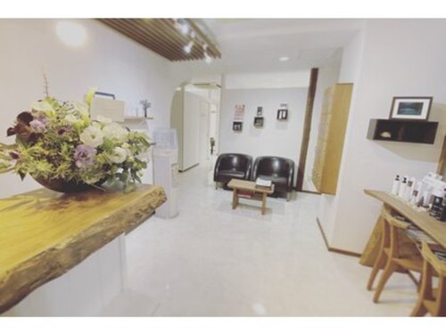 トータルビューティーサロンラグジー(TOTAL BEAUTY SALON LUXY)(宮城県仙台市青葉区中央2-6-10荒岩本店2F)