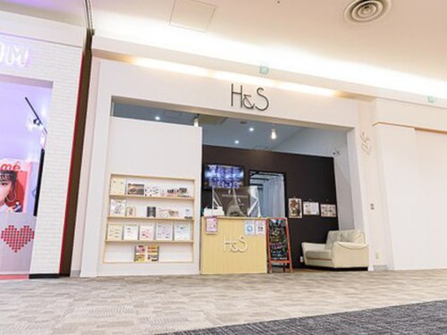 ネイルサロン エイチアンドエス イオンモール高崎店(H&S)(群馬県高崎市棟高町1400イオンモール高崎2F)