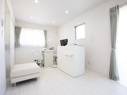 アズミネイル アンド アズスタイル(Azuminail&Azustyle)(千葉県千葉市若葉区若松町414-1若松グリーンハイツA101)
