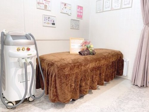 クイーナクルー(QUEENA CLUE)(千葉県松戸市本町12-16羽黒第2ビル1F)