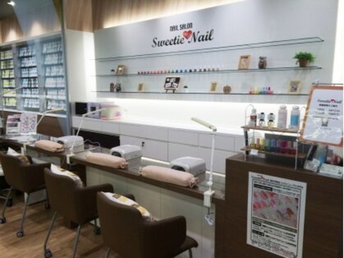 スウィーティーネイル 新松戸駅前店(Sweetie Nail)(千葉県松戸市新松戸1‐483マツモトキヨシ店内1F)