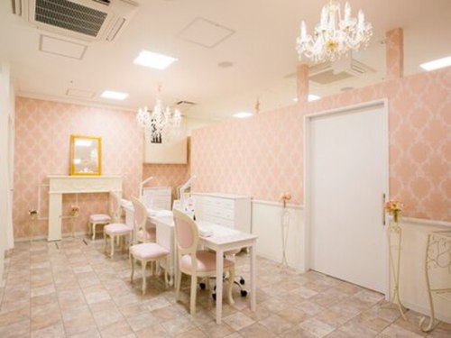 ティアラリュクスネイル新浦安店(千葉県浦安市入船1-6-1新浦安TKビル3F)